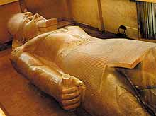 Статуя фараона Рамсеса II