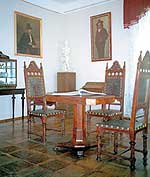 Уникальная кожаная мебель из дворца