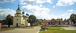 Православная Троицкая церковь рядом с «конфетными домиками». Была перестроена в 19 веке из храма василиан, заложенного на 200 лет раньше