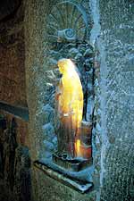 Святая Варбара — покровительница шахтеров. Изготовлено из прозрачной соли
