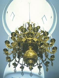Люстра Преображенского собора привезена из Старого Валаама